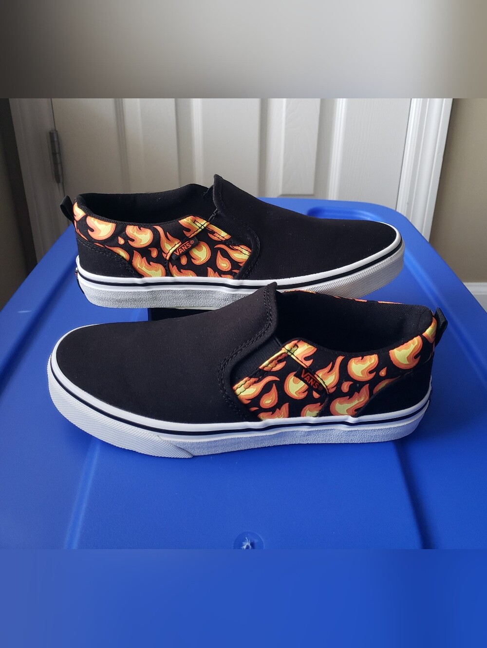 Vans - Picture 4 of 4